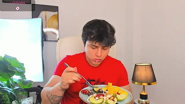 Thom Ohtani online show from February 25, 2025, 11:37 pm