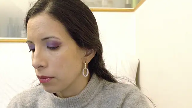 amabel zambrano online show from March 11, 2025, 8:52 am