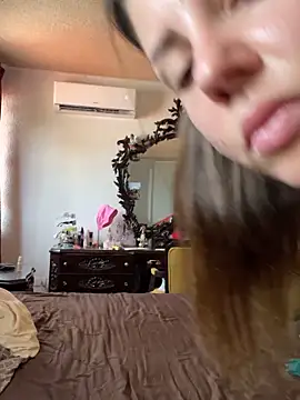 Snapshot of Izy_cute_ chatting on September 12, 2025, 7:35 pm Izy cute online show from September 12, 2025, 7:35 pm