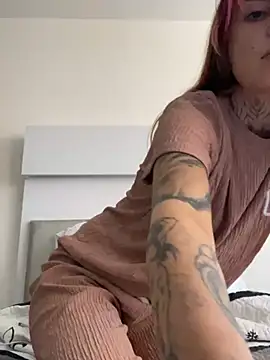 Izy cute  online show from July 24, 2026, 10:39 pm