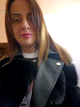 brune caliente online show from February 12, 2025, 9:22 pm