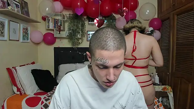 Snapshot of Blondandtattoofaced chatting on February 16, 2025, 1:03 am Blondandtattoofaced online show from February 16, 2025, 1:03 am