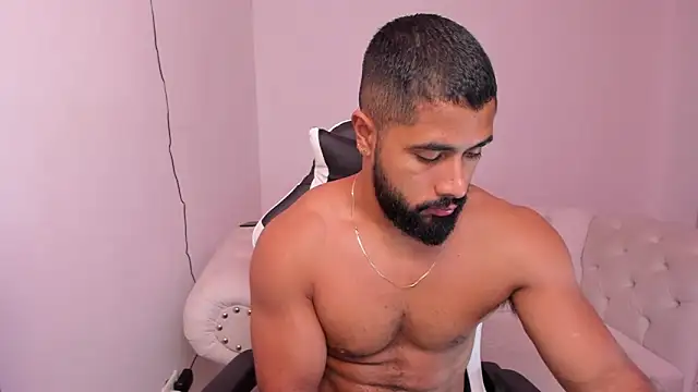 Santiago huntt online show from February 4, 2025, 3:47 pm