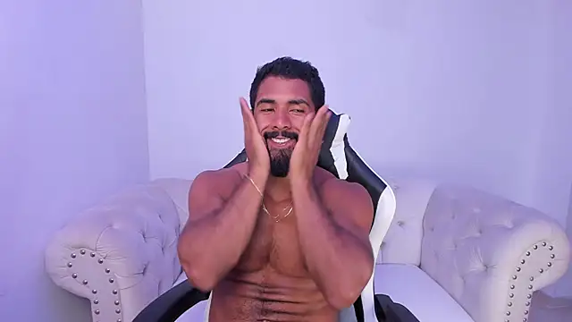 Snapshot of Santiago_huntt chatting on October 22, 2025, 11:14 pm Santiago huntt online show from October 22, 2025, 11:14 pm