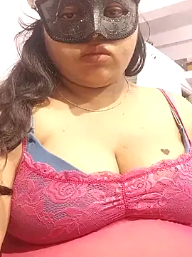 Snapshot of BigAssSarah chatting on October 3, 2025, 9:49 pm BigAssSarah online show from October 3, 2025, 9:49 pm