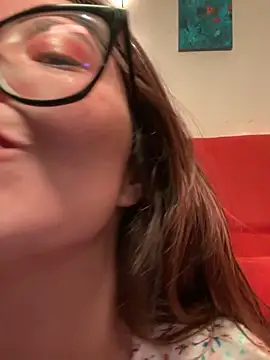 Snapshot of MadameNat chatting on March 18, 2025, 11:11 am MadameNat online show from March 18, 2025, 11:11 am