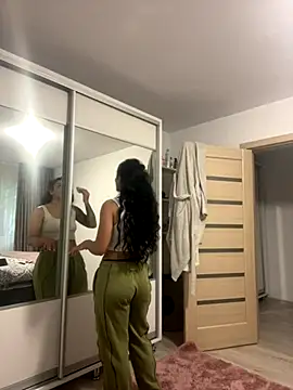 Snapshot of NNNoire chatting on October 10, 2025, 10:27 am NNNoire online show from October 10, 2025, 10:27 am