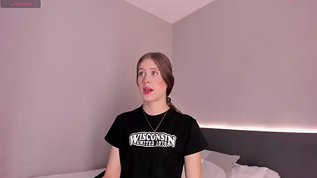 sara  jones gh online show from October 14, 2025, 5:24 pm