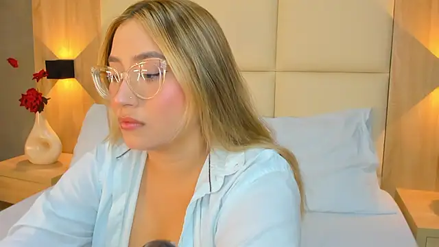 Snapshot of antonella_cutie_ chatting on February 9, 2026, 12:25 pm antonella cutie online show from February 9, 2026, 12:25 pm