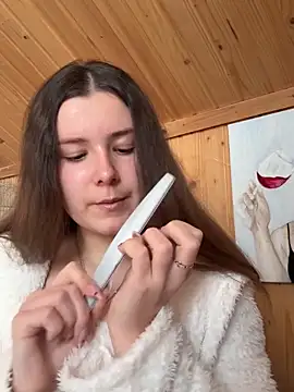 mewKate online show from February 14, 2026, 2:28 pm