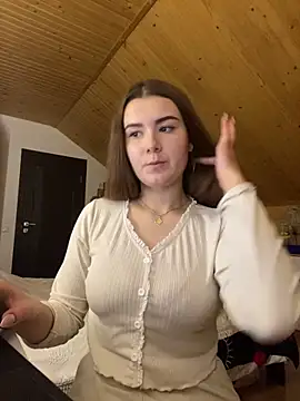 mewKate online show from March 12, 2025, 6:32 pm