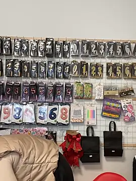 mewKate online show from April 6, 2026, 8:26 am