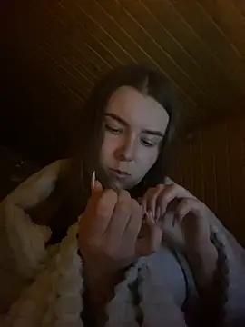 mewKate online show from March 1, 2025, 7:26 pm