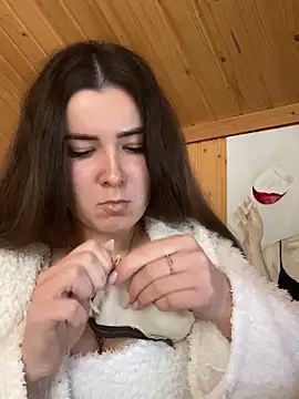 mewKate online show from April 7, 2026, 12:40 pm