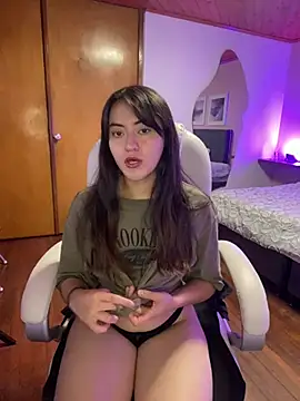 Camila pinkk online show from March 15, 2025, 2:34 pm