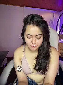 Camila pinkk online show from May 11, 2026, 2:29 pm