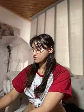 Camila pinkk online show from February 2, 2025, 1:30 pm