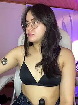 Camila pinkk online show from May 29, 2026, 2:12 pm