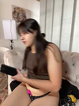 Camila pinkk online show from February 9, 2025, 1:35 pm