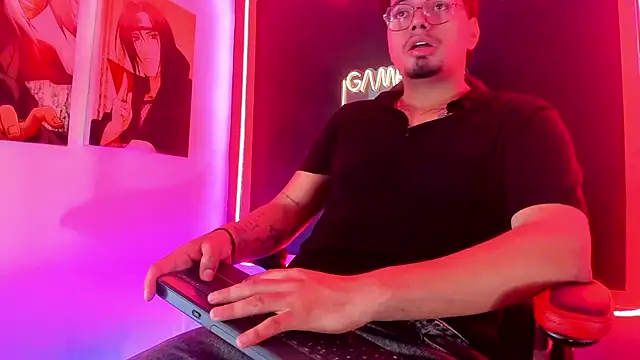 Snapshot of EnriquevillaF chatting on September 24, 2025, 12:11 pm EnriquevillaF online show from September 24, 2025, 12:11 pm