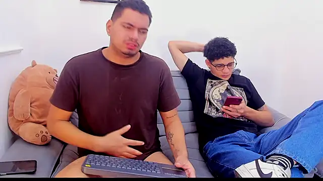 EnriquevillaF online show from February 15, 2025, 1:05 pm