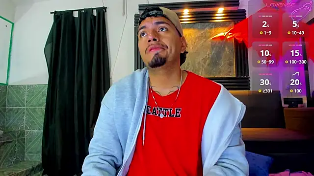 Snapshot of EnriquevillaF chatting on October 14, 2025, 11:55 am EnriquevillaF online show from October 14, 2025, 11:55 am