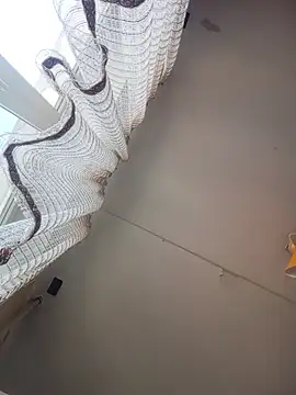 Lauren Amabel online show from March 25, 2026, 9:52 am