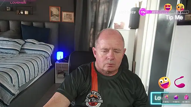 boeslaboes1 online show from September 21, 2025, 5:45 am