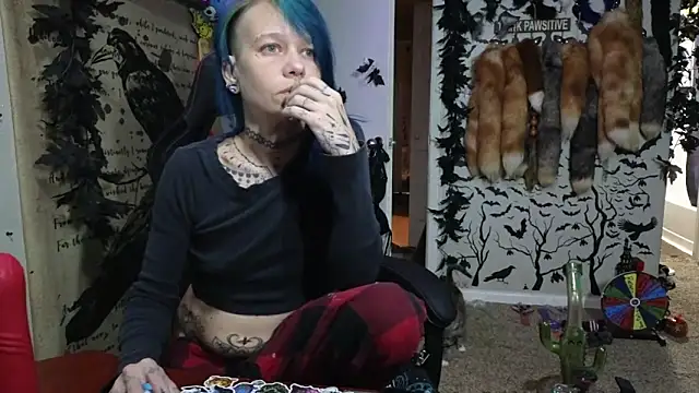 Snapshot of trashbrat chatting on November 13, 2025, 9:02 am trashbrat online show from November 13, 2025, 9:02 am