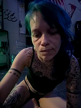 Snapshot of trashbrat chatting on October 16, 2025, 8:33 am trashbrat online show from October 16, 2025, 8:33 am