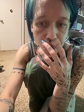 Snapshot of trashbrat chatting on November 10, 2025, 1:43 am trashbrat online show from November 10, 2025, 1:43 am