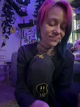 Snapshot of trashbrat chatting on May 1, 2026, 11:32 pm trashbrat online show from May 1, 2026, 11:32 pm