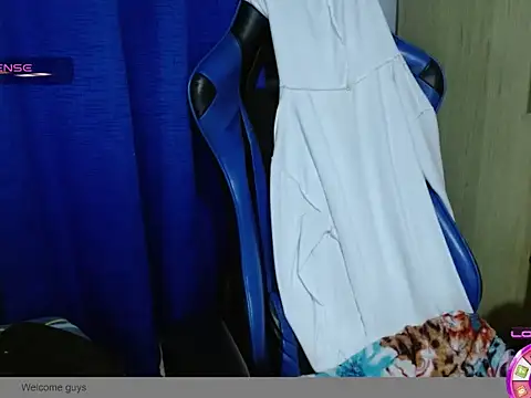 Danielagomez33 online show from February 16, 2026, 12:20 am