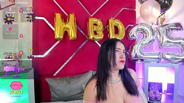 Snapshot of VeronicaOlson_ chatting on October 15, 2025, 4:00 am VeronicaOlson  online show from October 15, 2025, 4:00 am