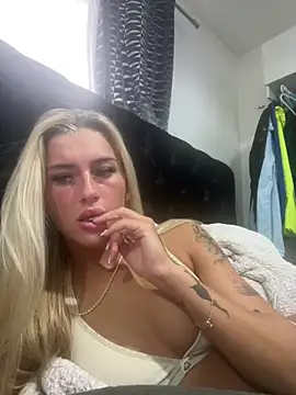 Snapshot of PrettyPrincess69x chatting on February 7, 2025, 10:40 am PrettyPrincess69x online show from February 7, 2025, 10:40 am
