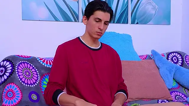 Ana and Leo online show from July 15, 2026, 3:52 pm