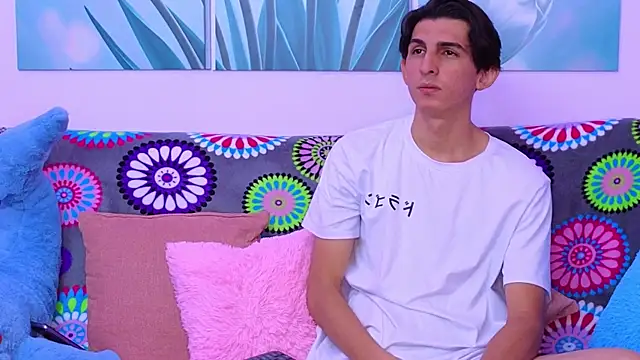 Ana and Leo online show from August 1, 2026, 2:37 pm