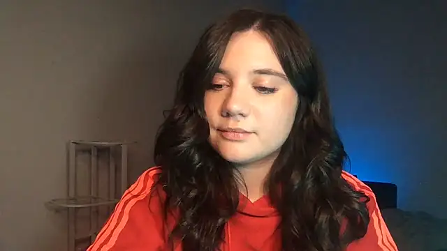 kylienotjenner online show from March 16, 2025, 4:20 am