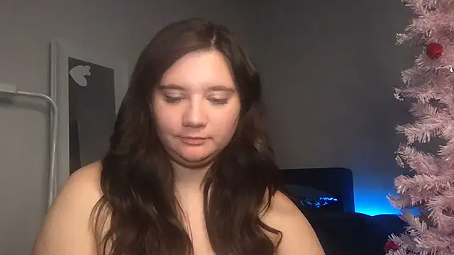 kylienotjenner online show from February 9, 2025, 1:56 pm