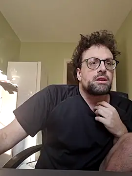 Snapshot of littlehairyman chatting on March 4, 2025, 2:32 pm littlehairyman online show from March 4, 2025, 2:32 pm