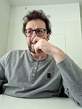 Snapshot of littlehairyman chatting on March 6, 2025, 8:41 am littlehairyman online show from March 6, 2025, 8:41 am
