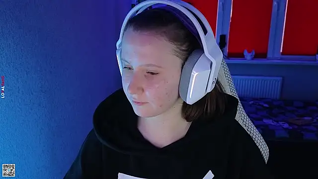 Snapshot of mon_lola chatting on October 9, 2025, 1:11 pm mon lola online show from October 9, 2025, 1:11 pm