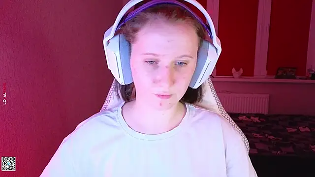 Snapshot of mon_lola chatting on September 23, 2025, 5:09 pm mon lola online show from September 23, 2025, 5:09 pm