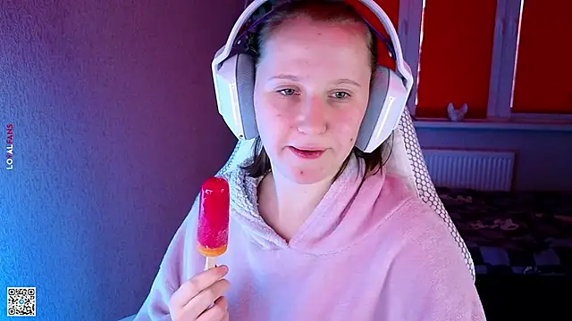 Snapshot of mon_lola chatting on September 28, 2025, 2:57 pm mon lola online show from September 28, 2025, 2:57 pm