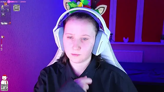 mon lola online show from December 17, 2025, 3:39 pm