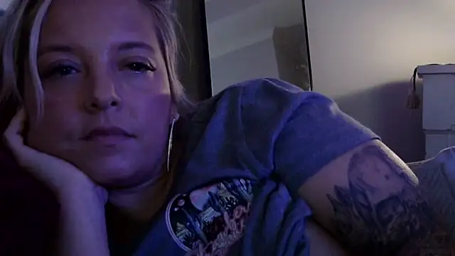JennaLynn785 online show from February 19, 2025, 7:39 am