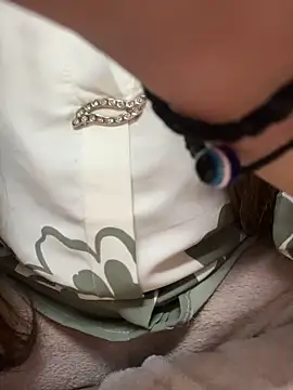 Red-Magic-25 online show from February 6, 2026, 5:25 am