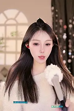Snapshot of Summer-Momo chatting on March 18, 2025, 6:39 am Summer-Momo online show from March 18, 2025, 6:39 am