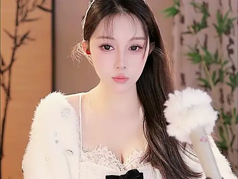 Snapshot of Summer-Momo chatting on February 22, 2025, 12:29 pm Summer-Momo online show from February 22, 2025, 12:29 pm