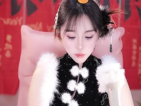 Snapshot of Summer-Momo chatting on January 15, 2025, 11:53 am Summer-Momo online show from January 15, 2025, 11:53 am